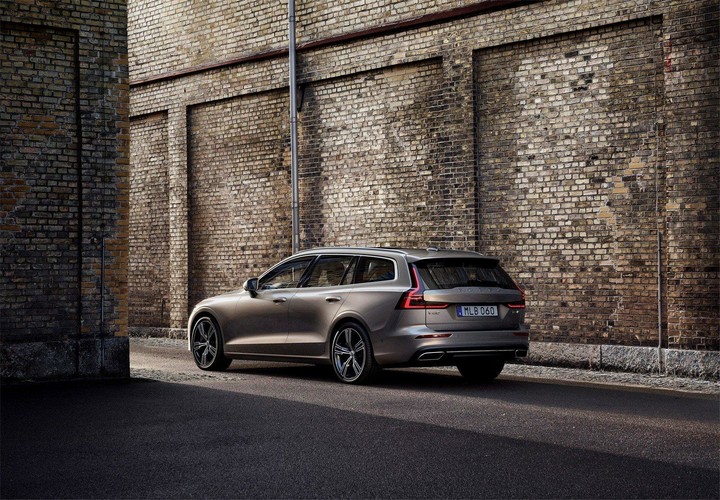 VOLVO V90
