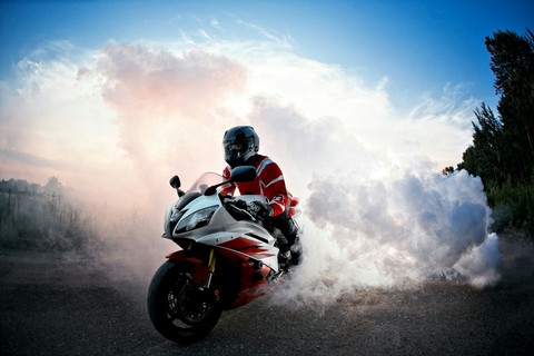 yamaha R6 burnout