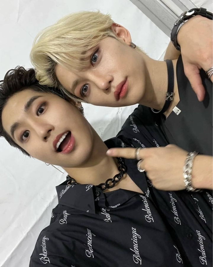 Stray Kids