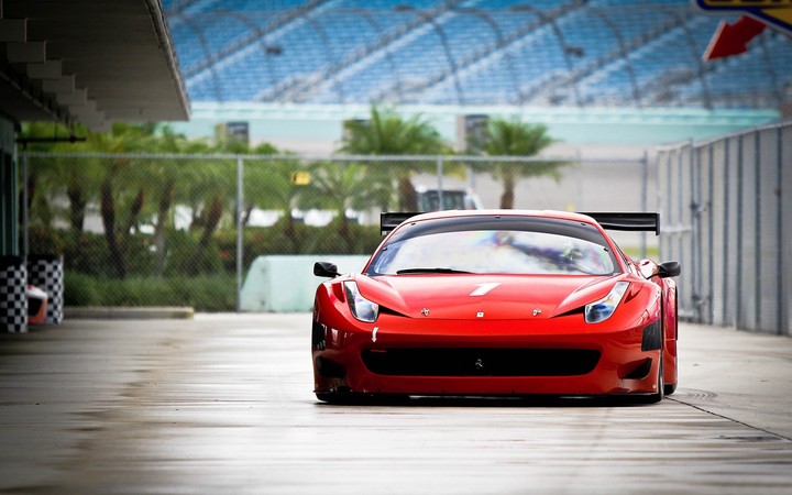 Redish car