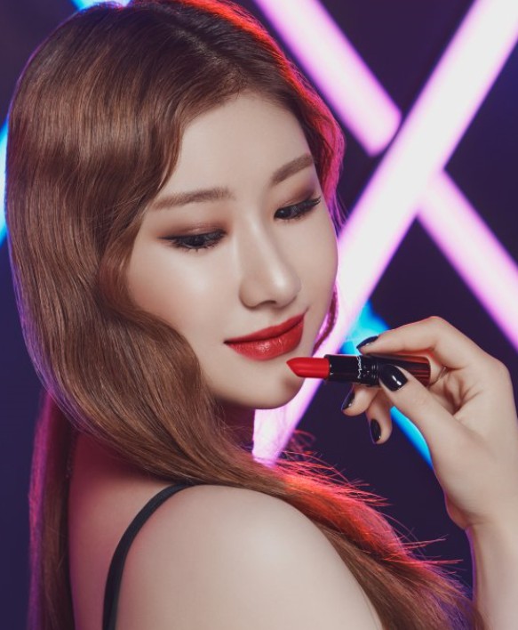 있지 립스틱 광고
