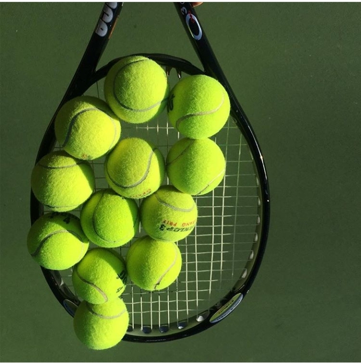 Tennis balls