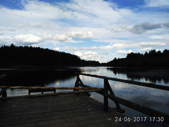 В голубых глазах видно это.