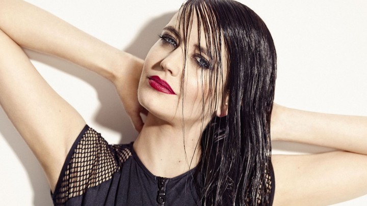 eva red lips