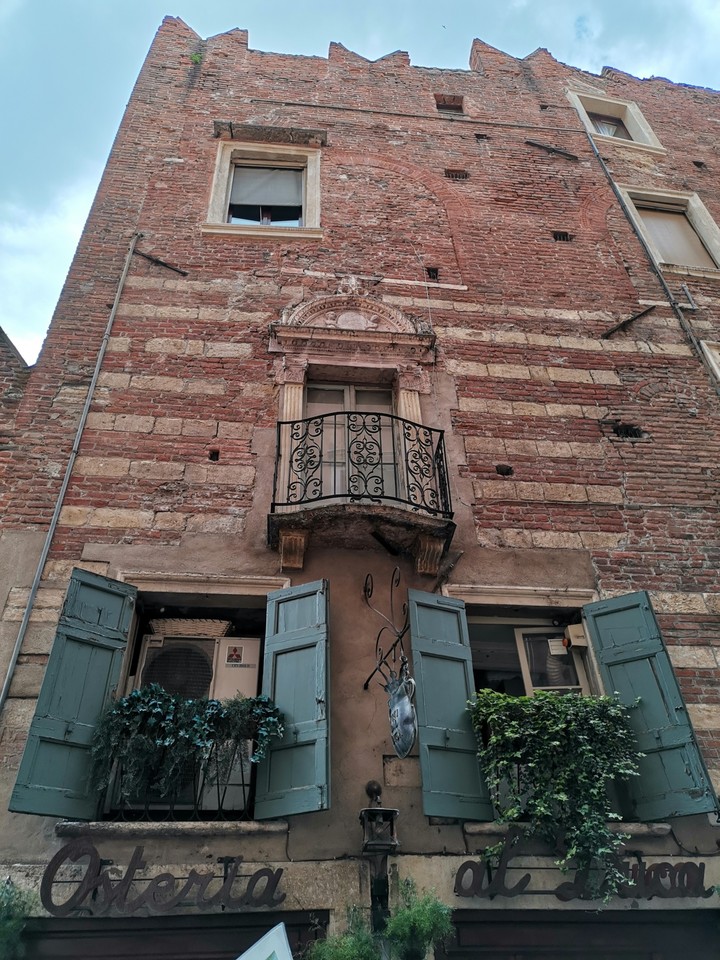 Romeo's window at Verona