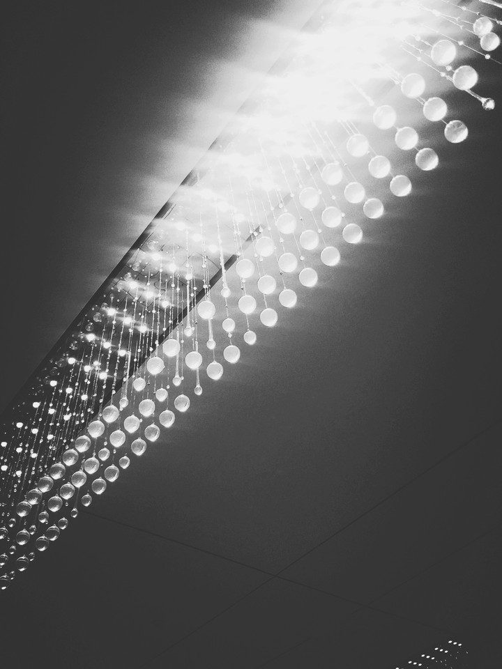 · d r i p p i n g   l i g h t ·