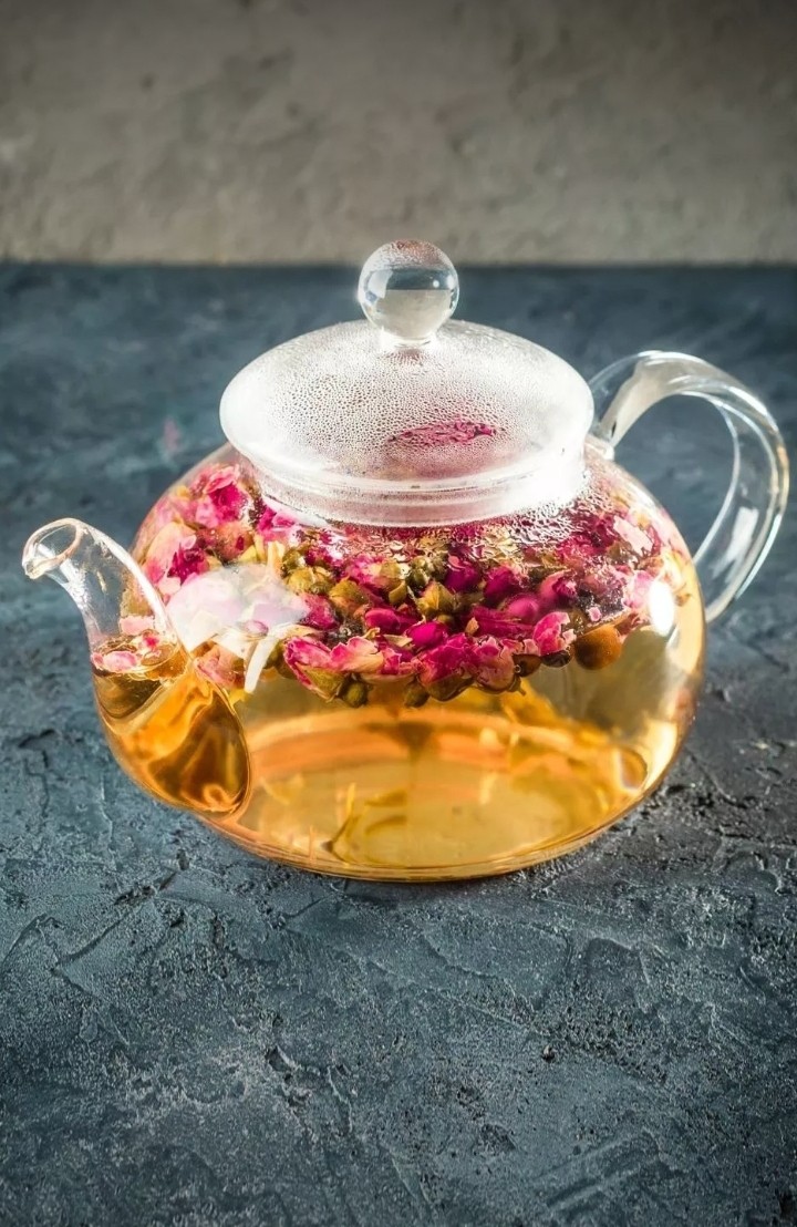 Tea with edible flowers ❤❤❤