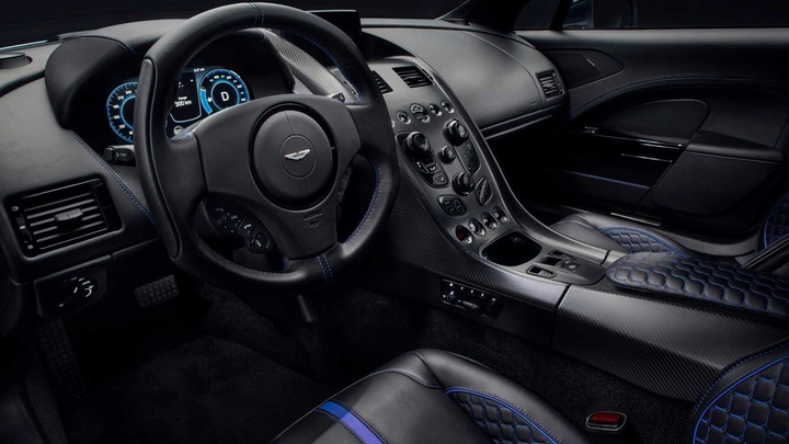 Aston_Martin_Rapide