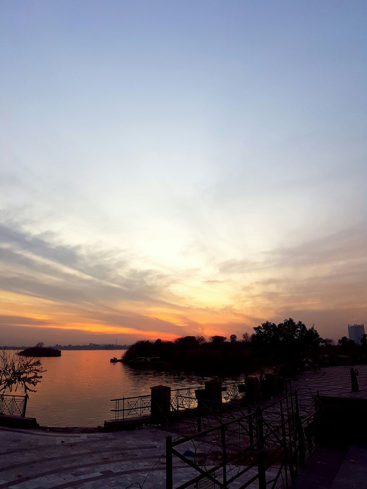 Lake View