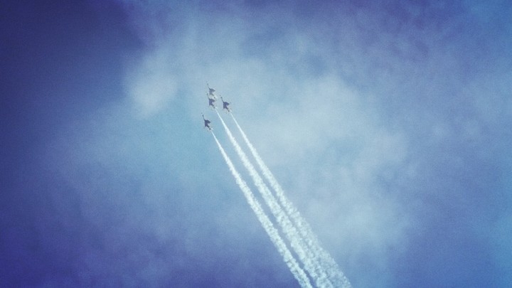 plane line