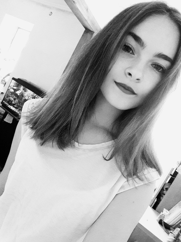 Девушка