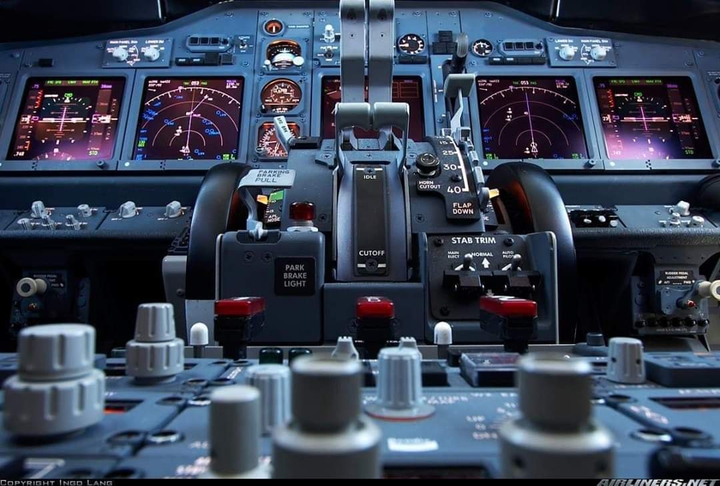 b737