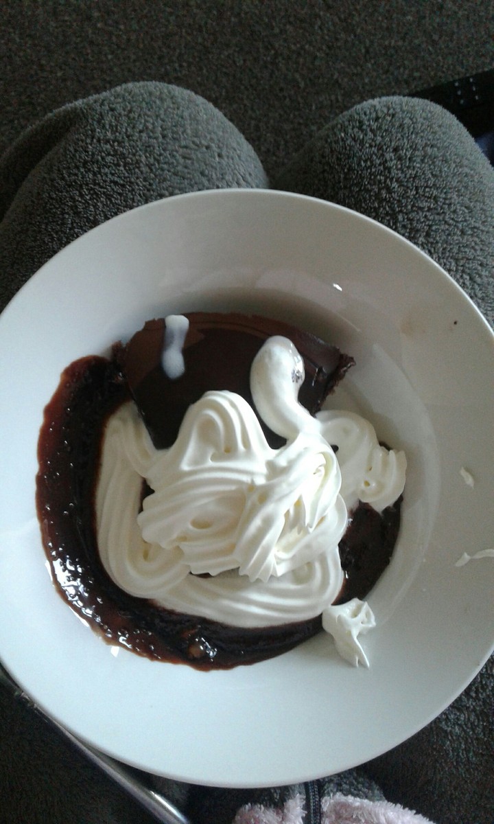 cake it looks yummy wish it was mine