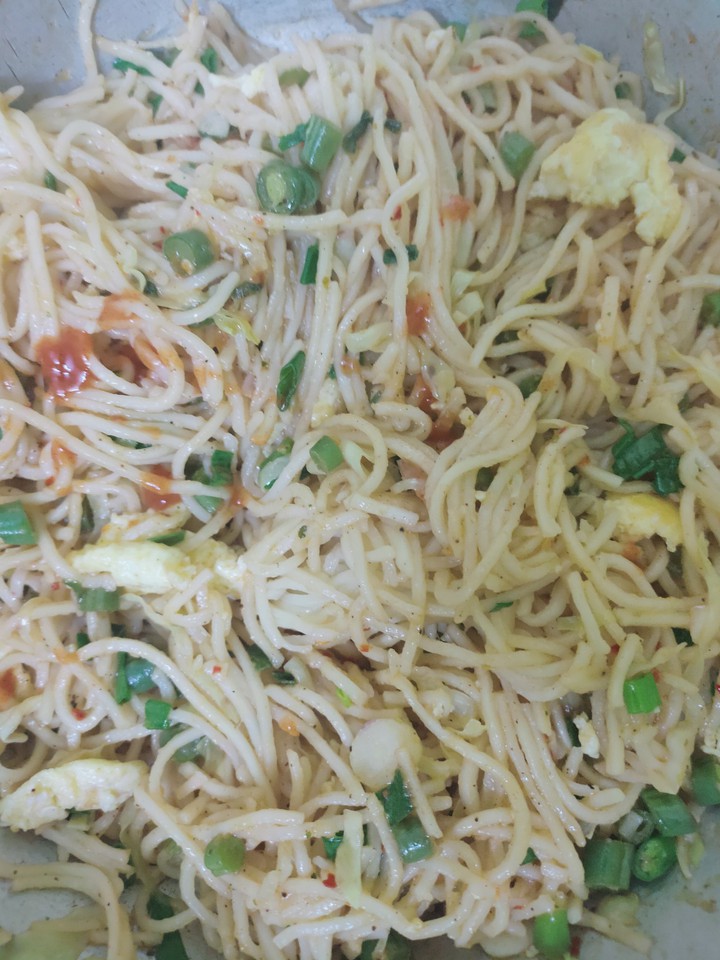egg hakka noodless