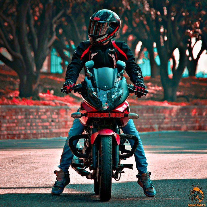 Pulsar 220 ( Mountain Biker )