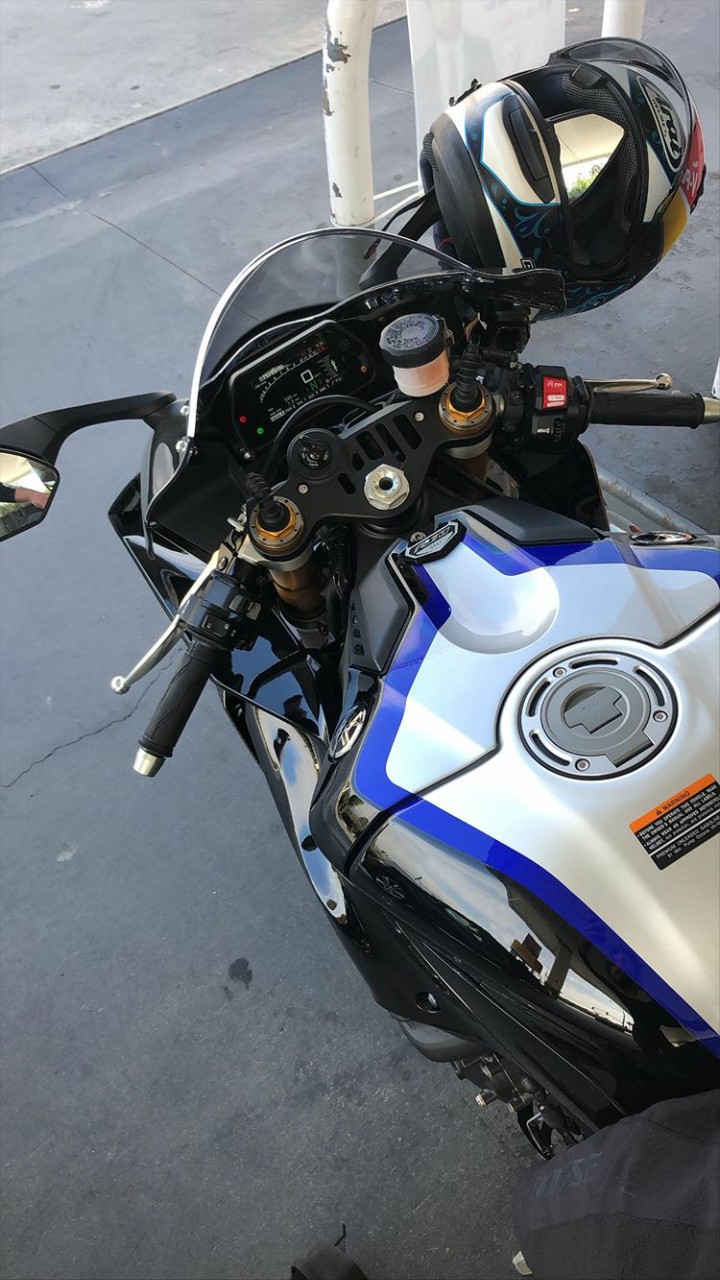 Yamaha r1m
