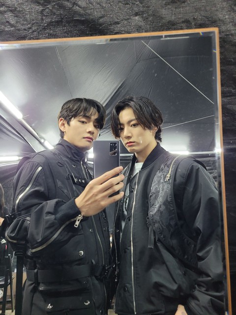 Taekook selca