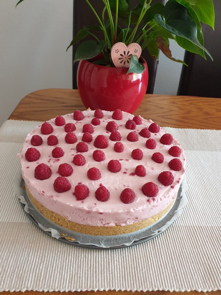 raspberry summer cake