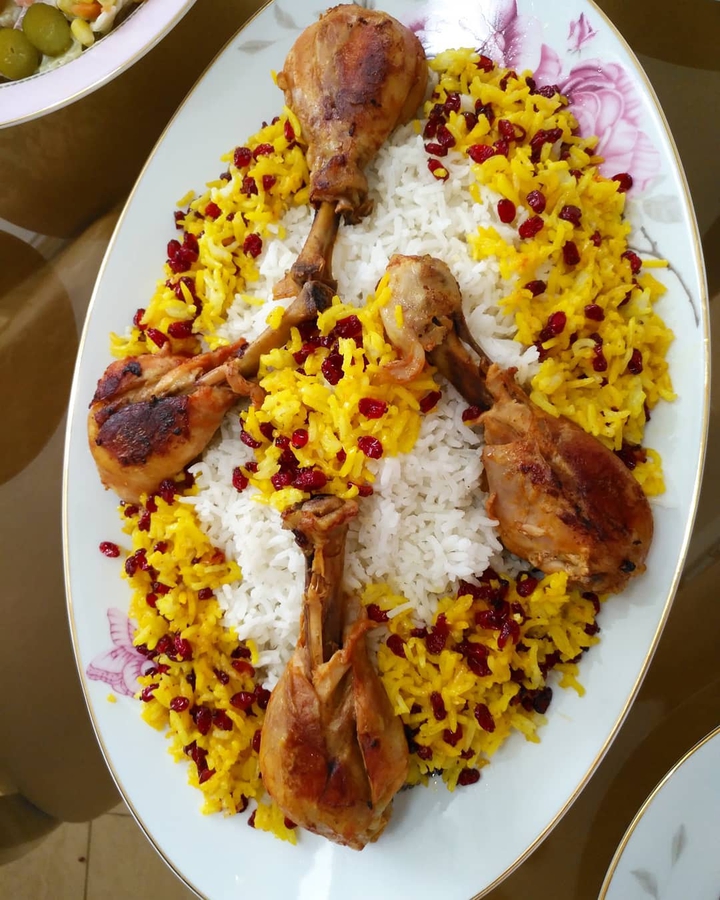 ⚪♨️  Iranian Dish ♨️ zershkpulo with chicken♨️