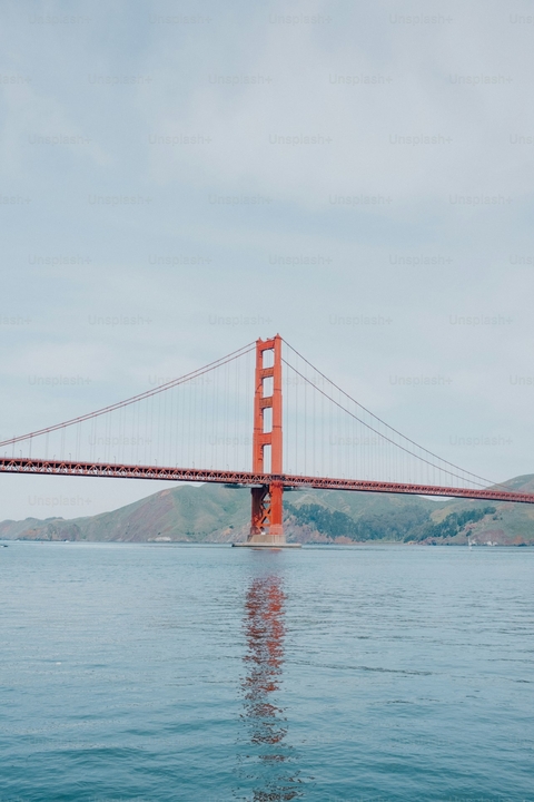 bridge–tunnel, Water桌布