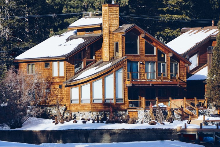 cabin on the lake