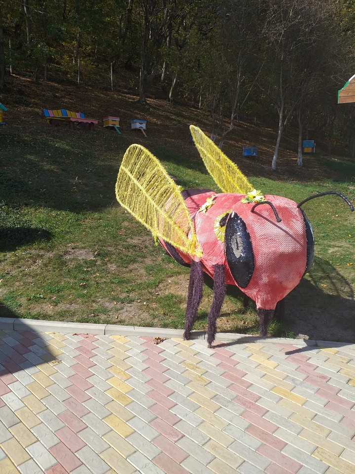 I,m a little bee Ju Ju Ju