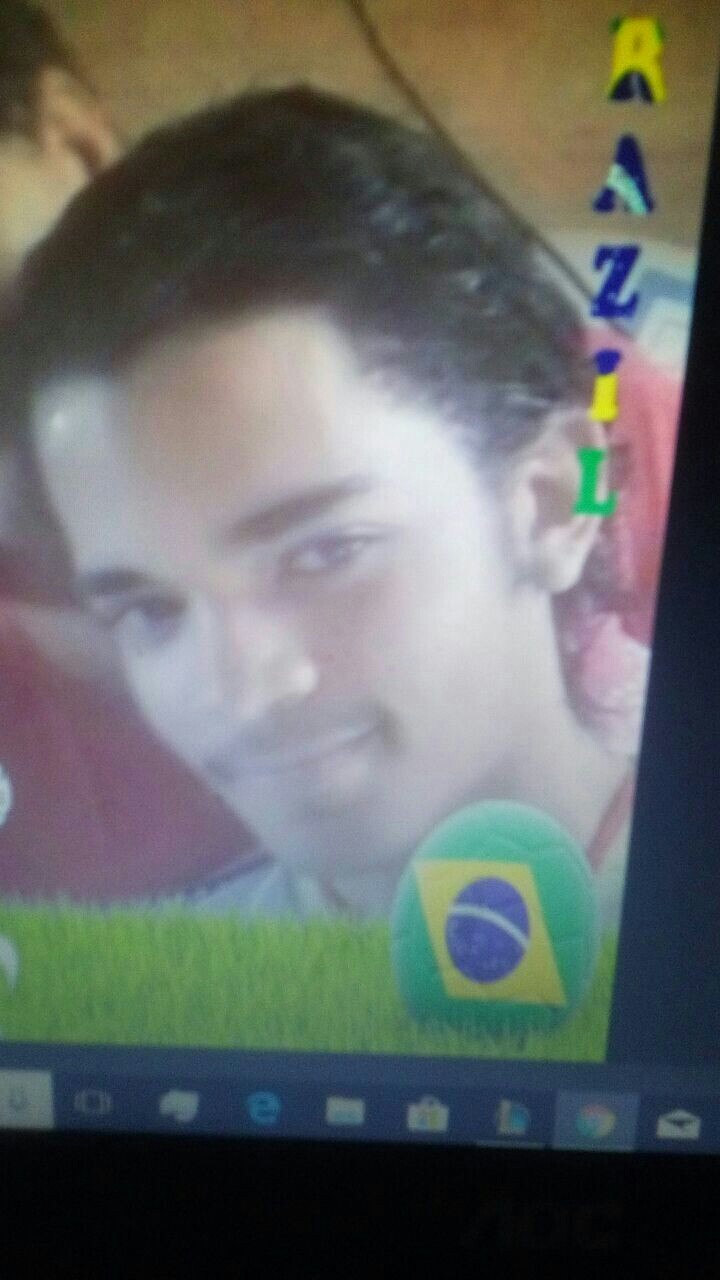 Bigodin Finin Cabelinho na régua
