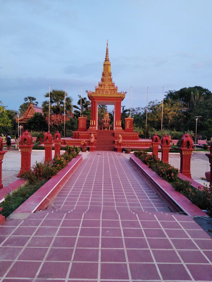 លោកតាឃ្លាំងមឿងខេត្តពោធិ៍សាត់