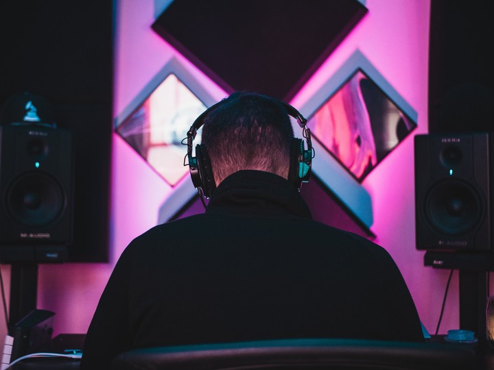 dj musician headphones 145173 5184x3888