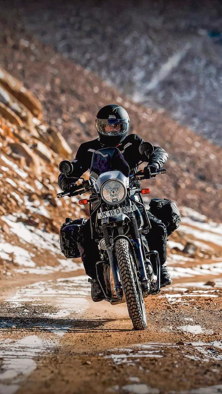 LADHAK AND ADVENTURE BIKE BEST THING EVER