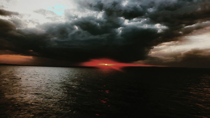 RED LIGTH