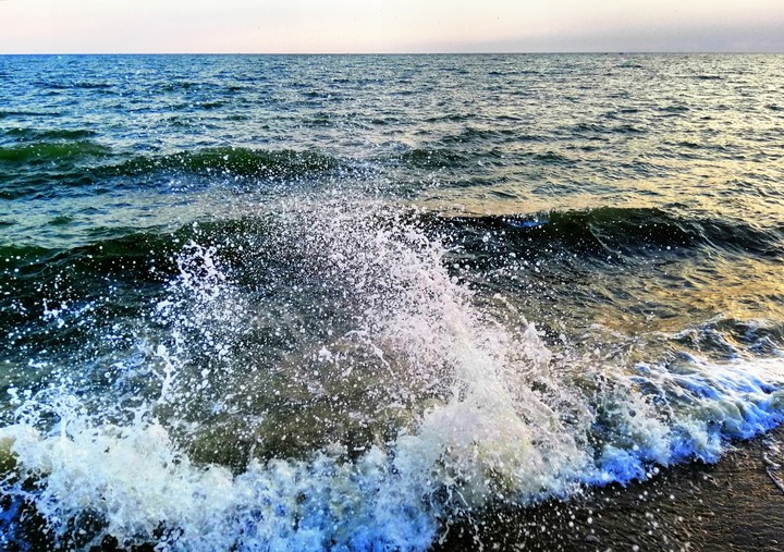 Море