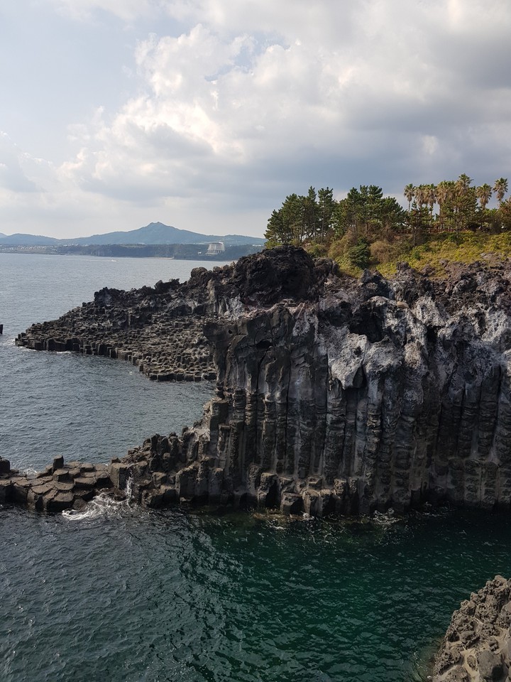jeju cliff