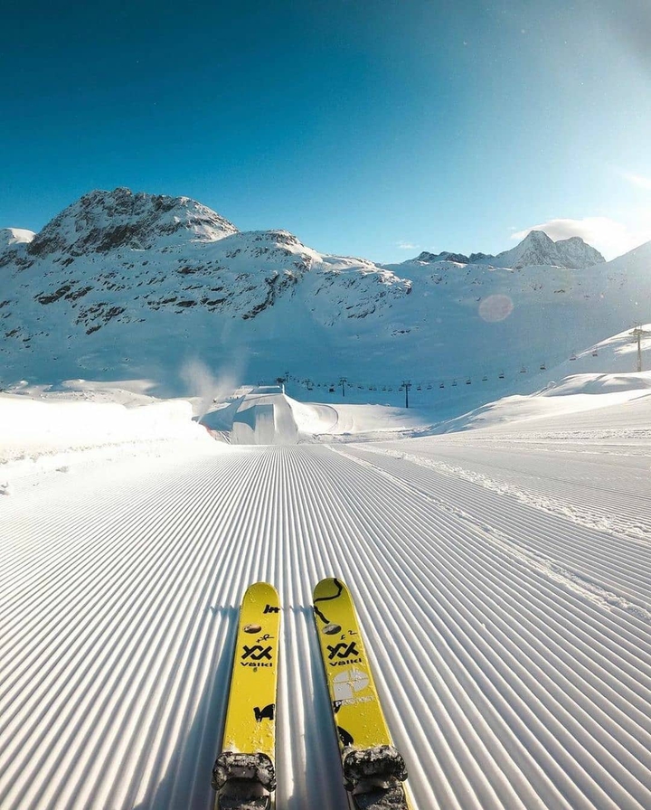 skiing
