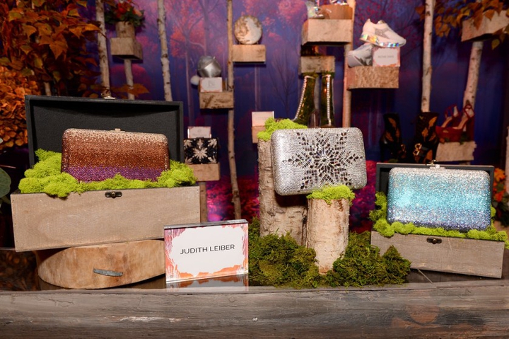 New clutch in Frozen style