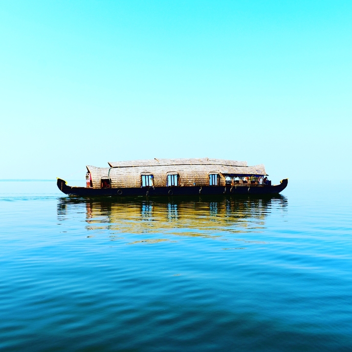 houseboat@allepy