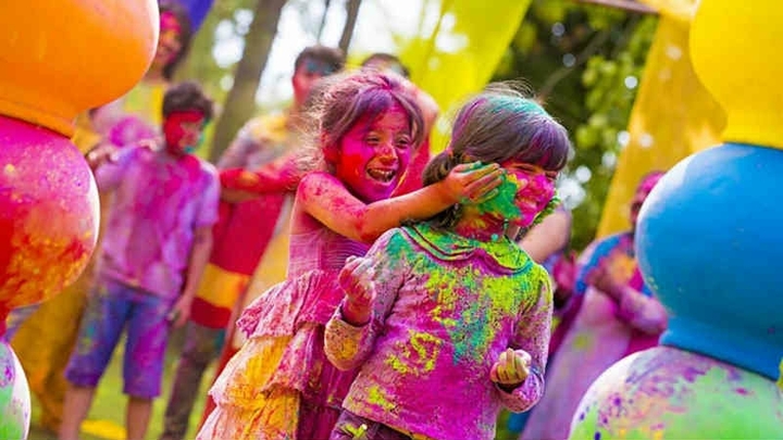 holi