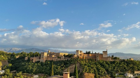 Beautiful view to the alhambra