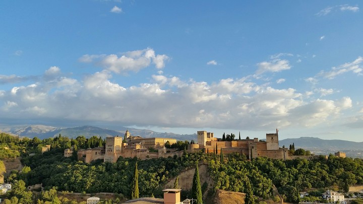 Beautiful view to the alhambra