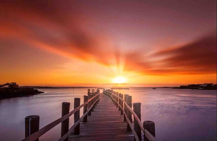 sun shines like gold