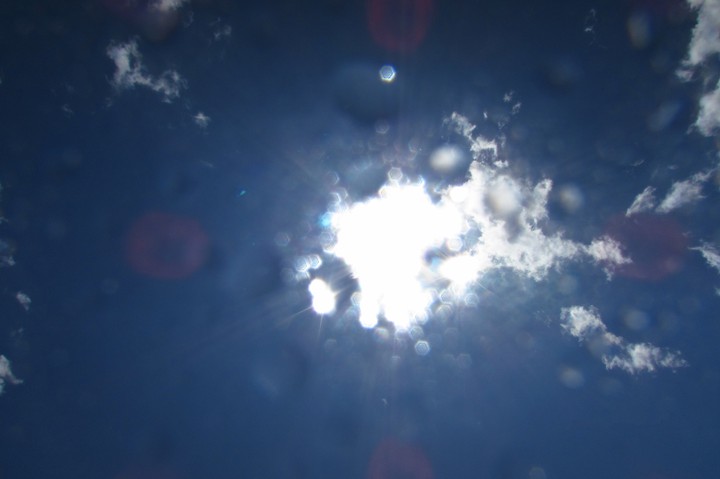 the sky through seadrops