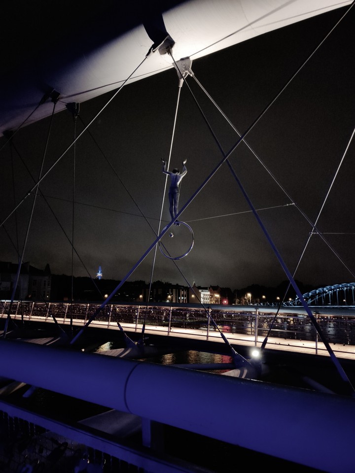 Night bridge