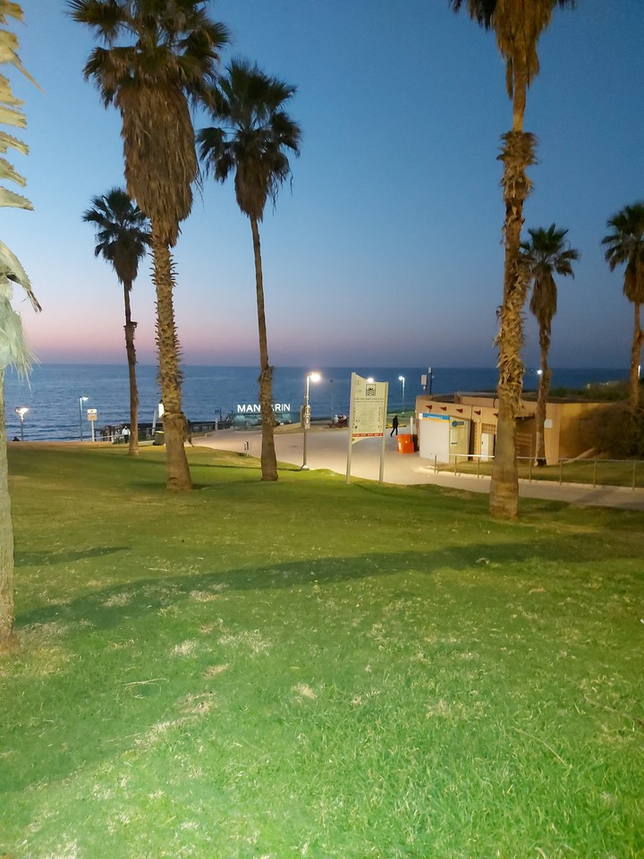 sundown חוף הצוק