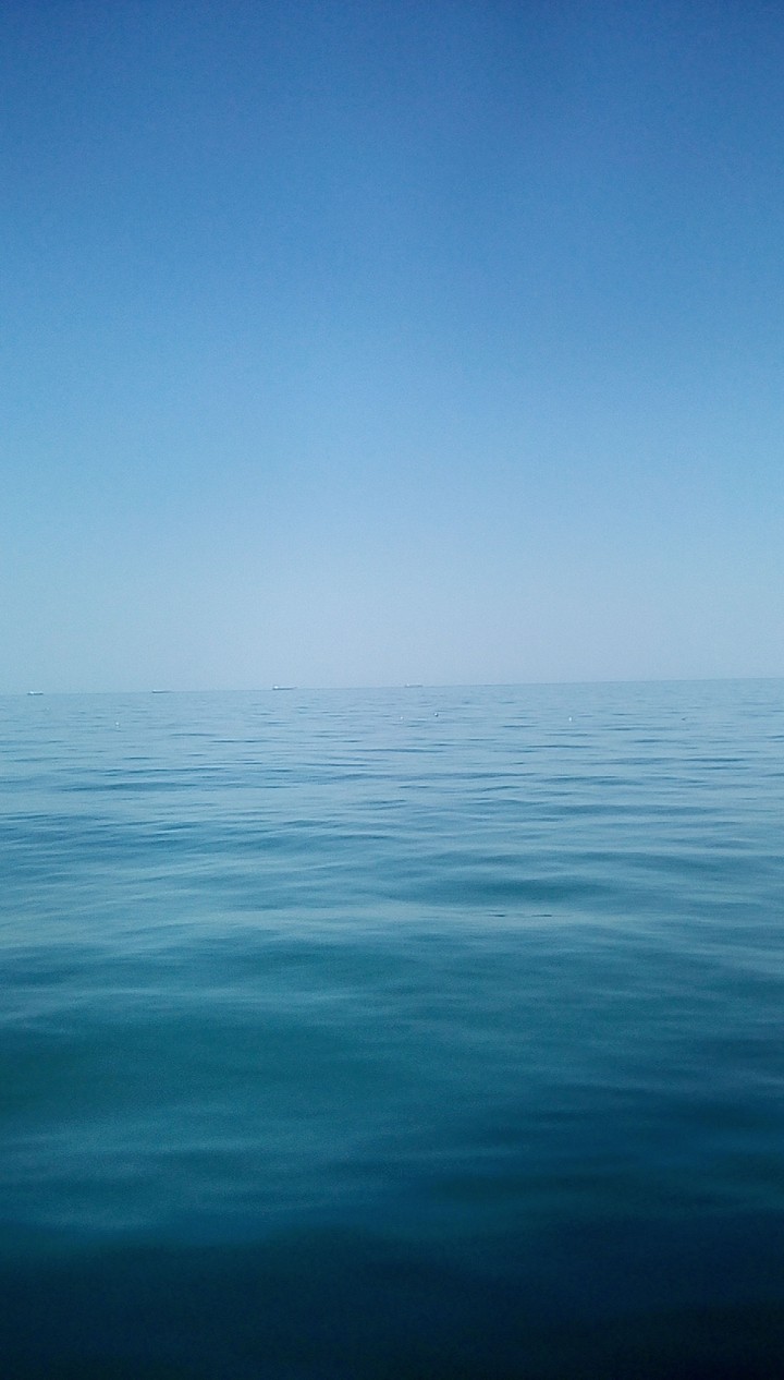 море