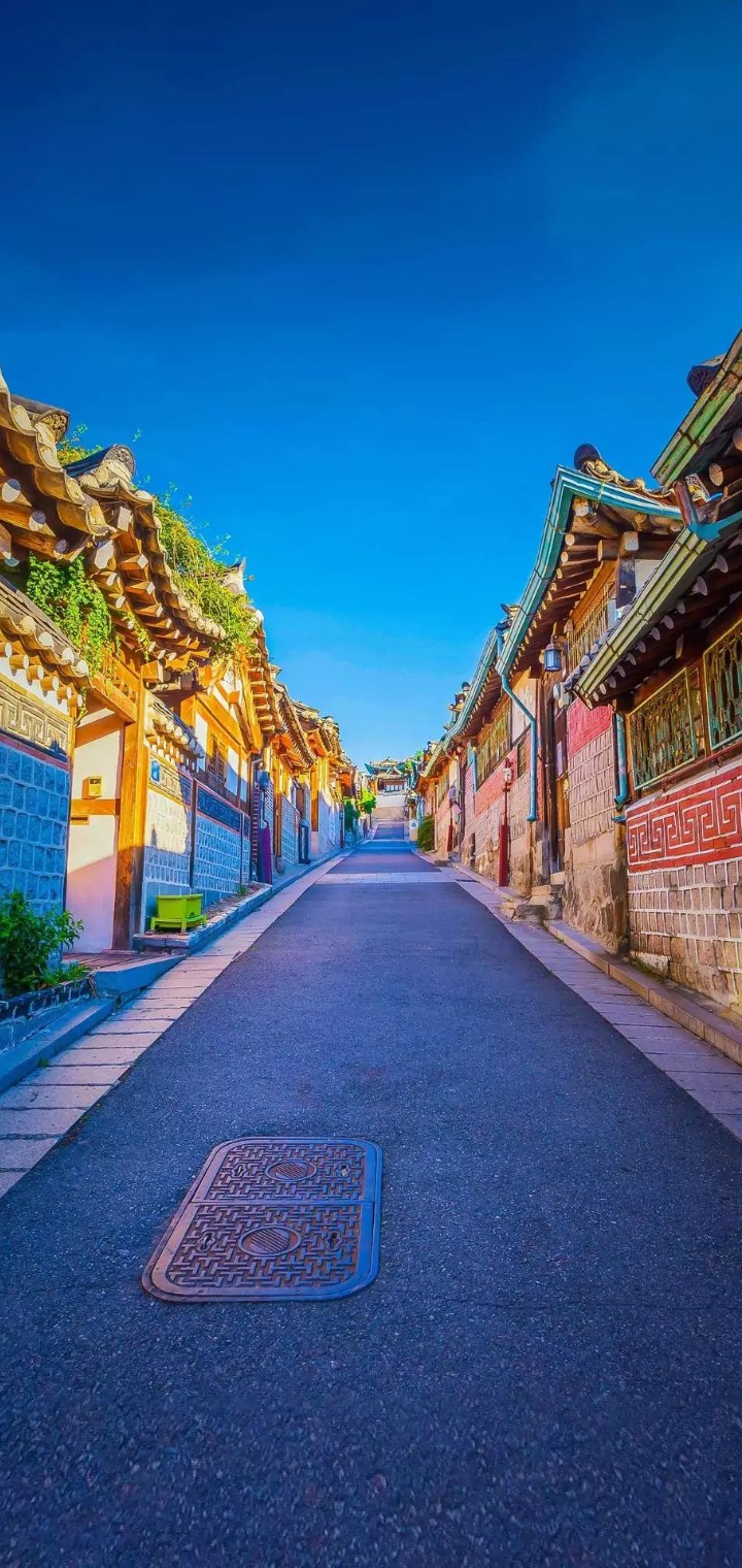 " The age-old charm of a timeless city "