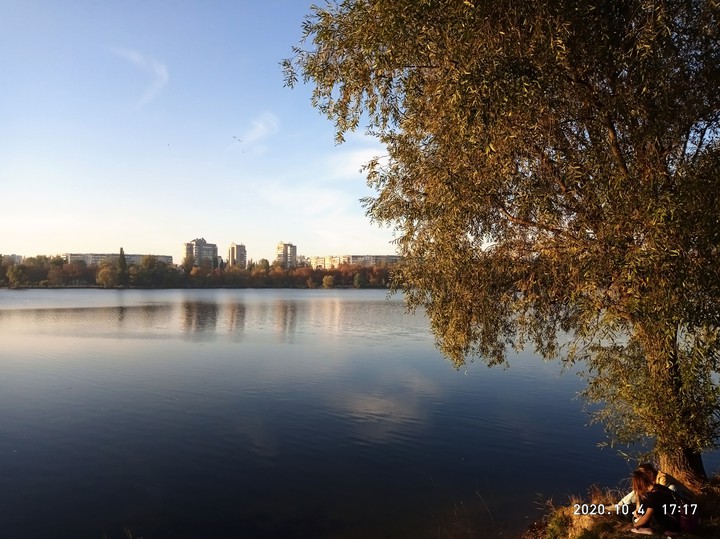 Возле воды