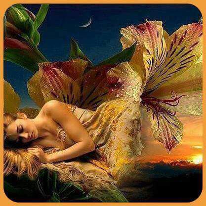 Frau mit Blume als Kleid