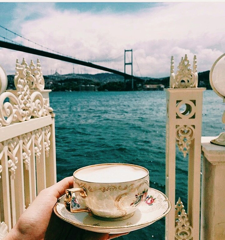 kahve ve denize karşı...