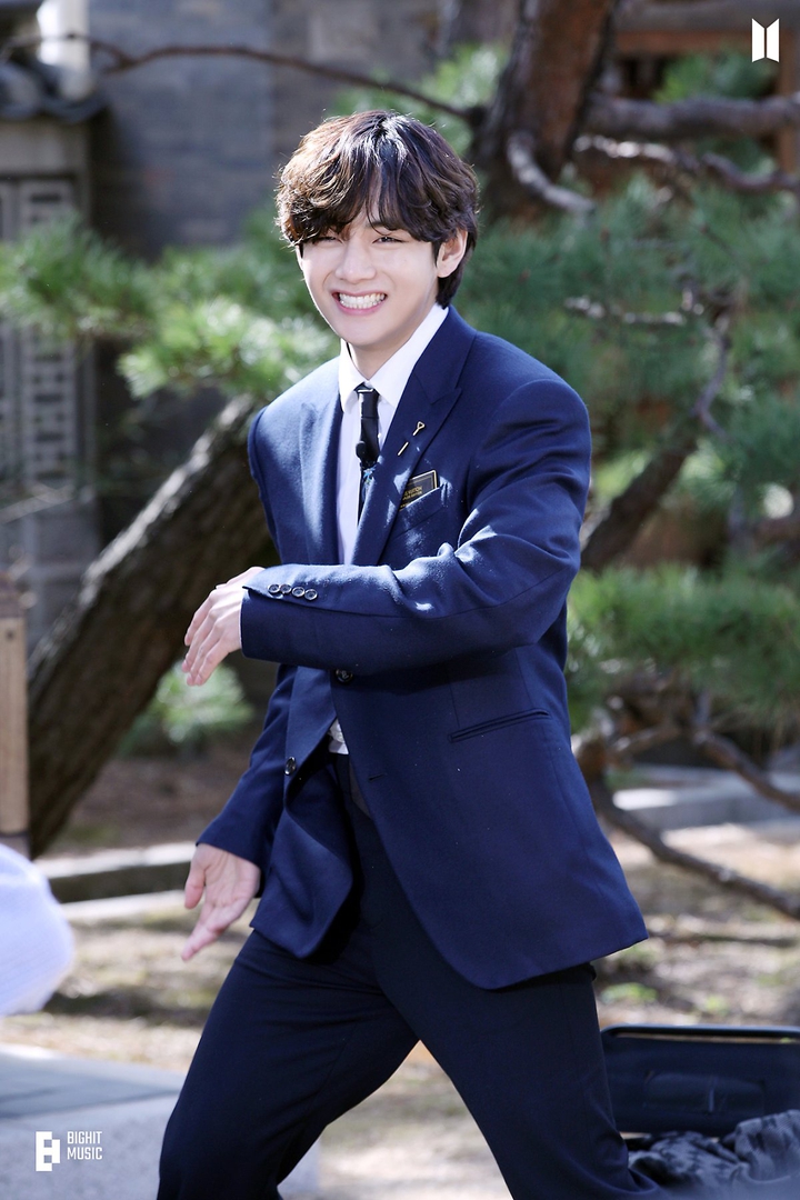 BTS V