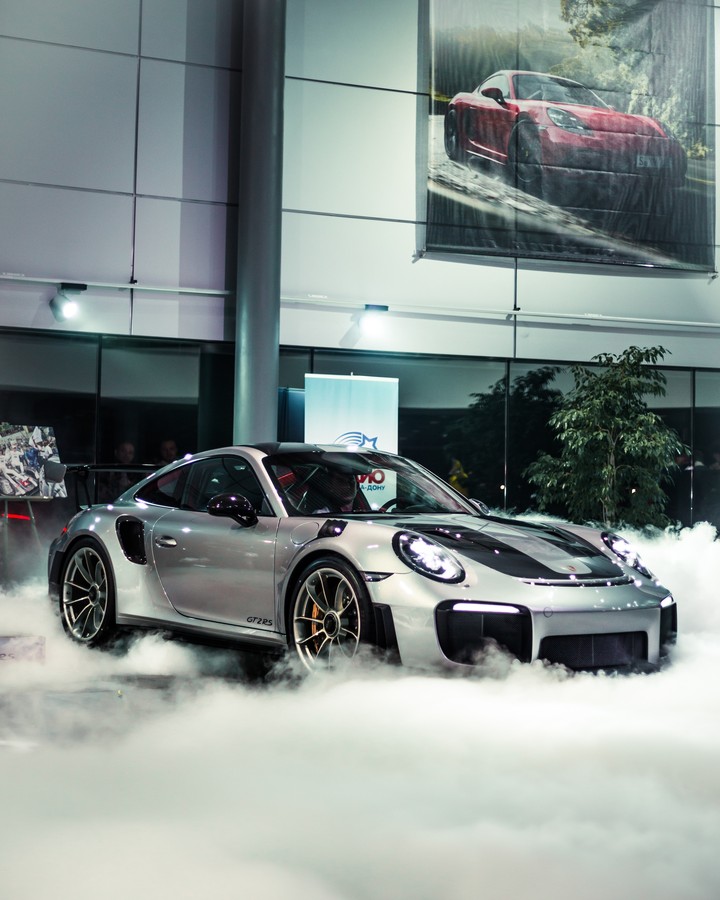 Porsche_911_GT2RS